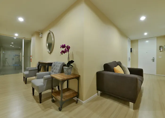 Icheck Sukhumvit 1 Hotel 4*